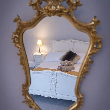 Spacious 1st Floor 凯西克