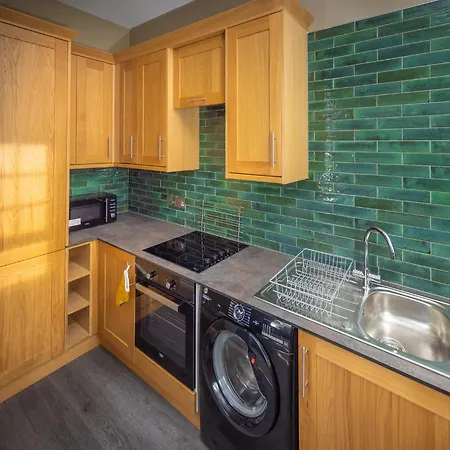 Spacious 1st Floor * 凯西克